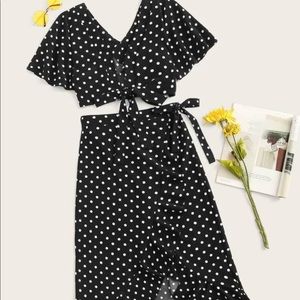 Matching set polka dot skirt 💐